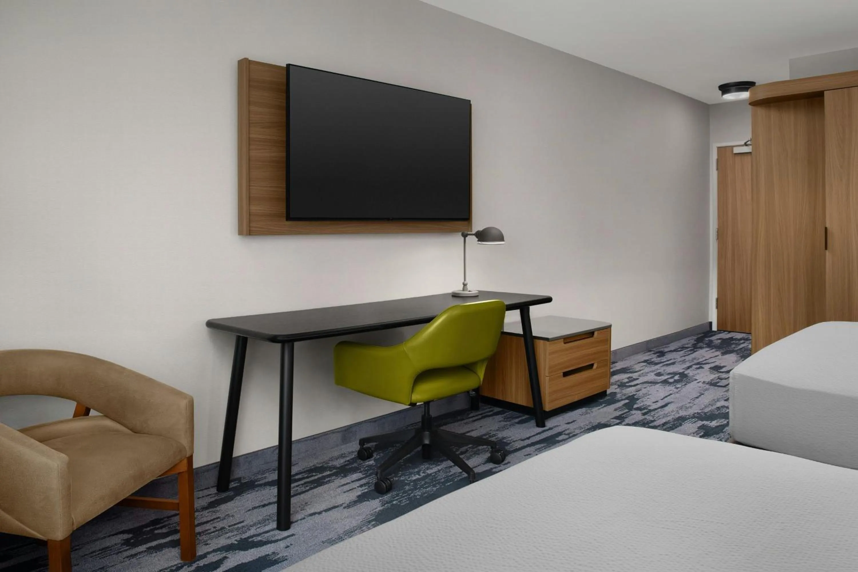 Photo of the whole room, Bed in Fairfield by Marriott Inn & Suites Portland Newberg