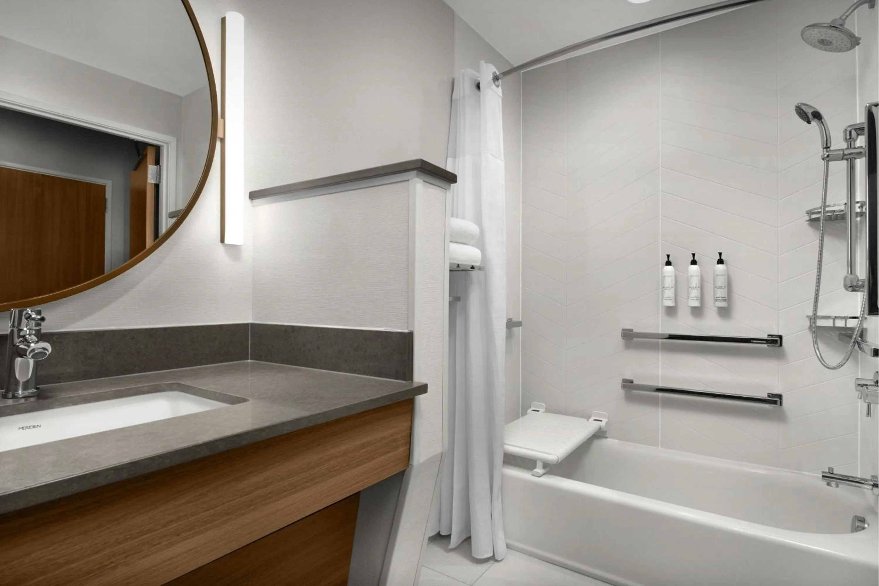 Bathroom in Fairfield by Marriott Inn & Suites Portland Newberg