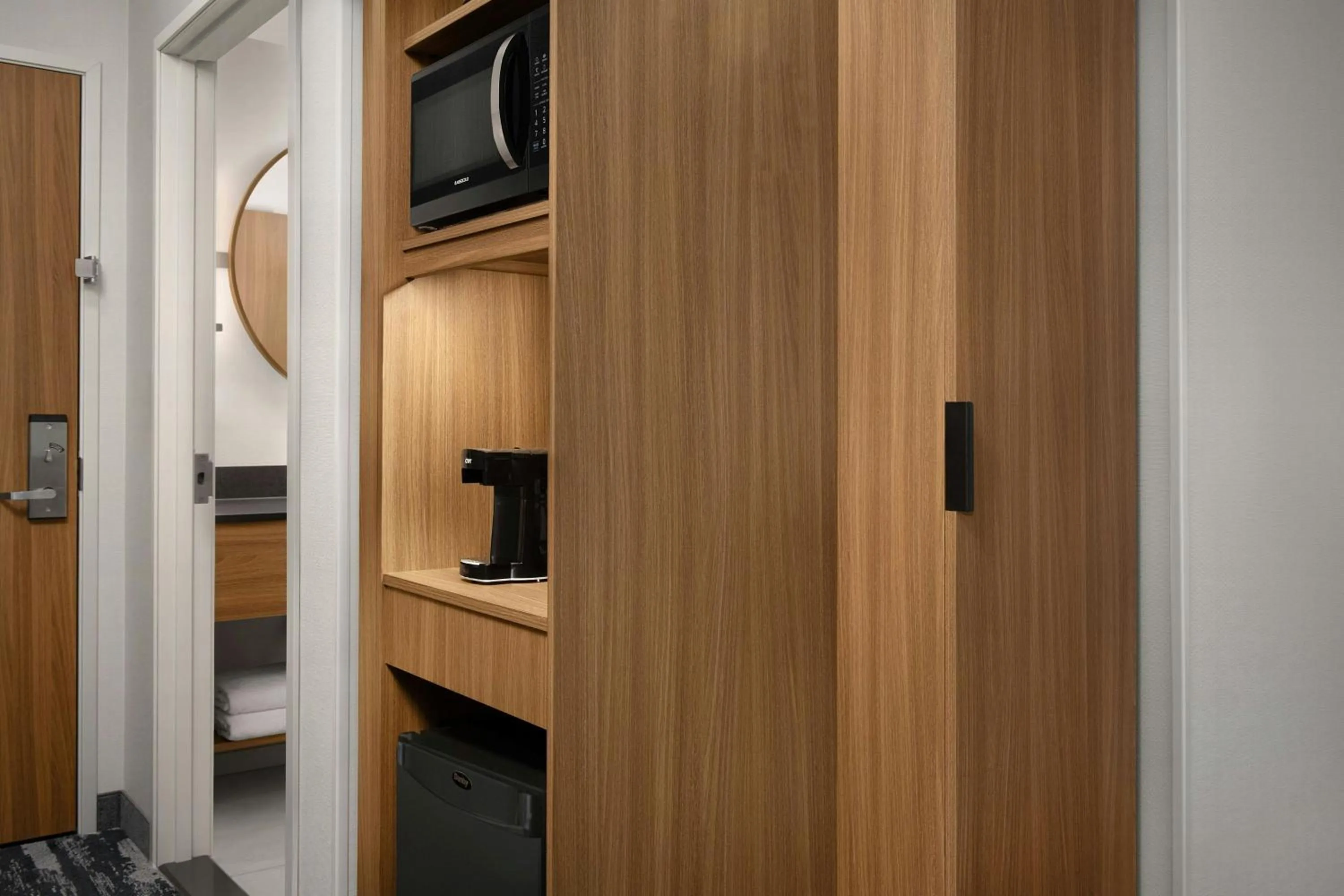 Photo of the whole room in Fairfield by Marriott Inn & Suites Portland Newberg