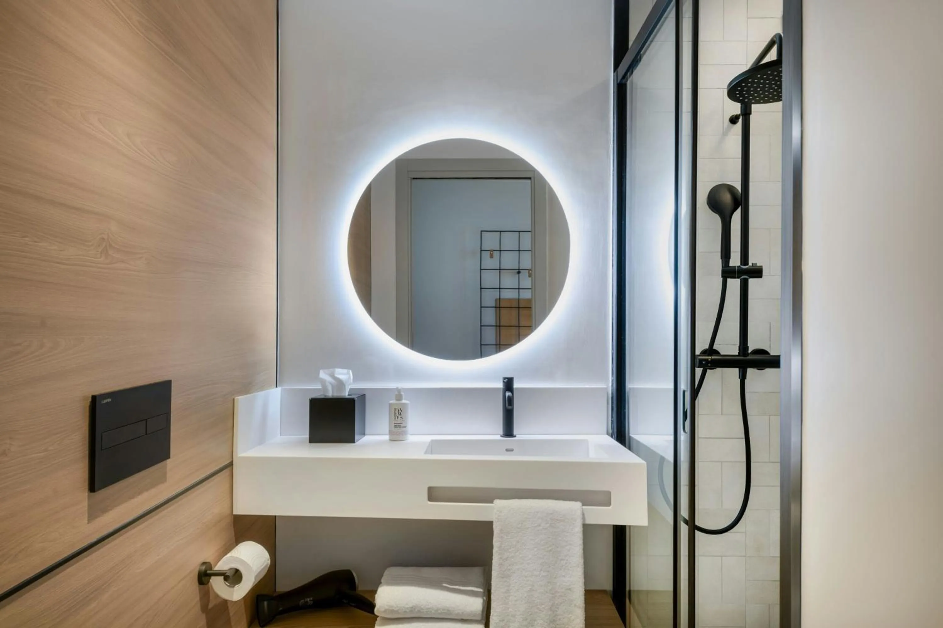 Bathroom in Moxy Pompeii