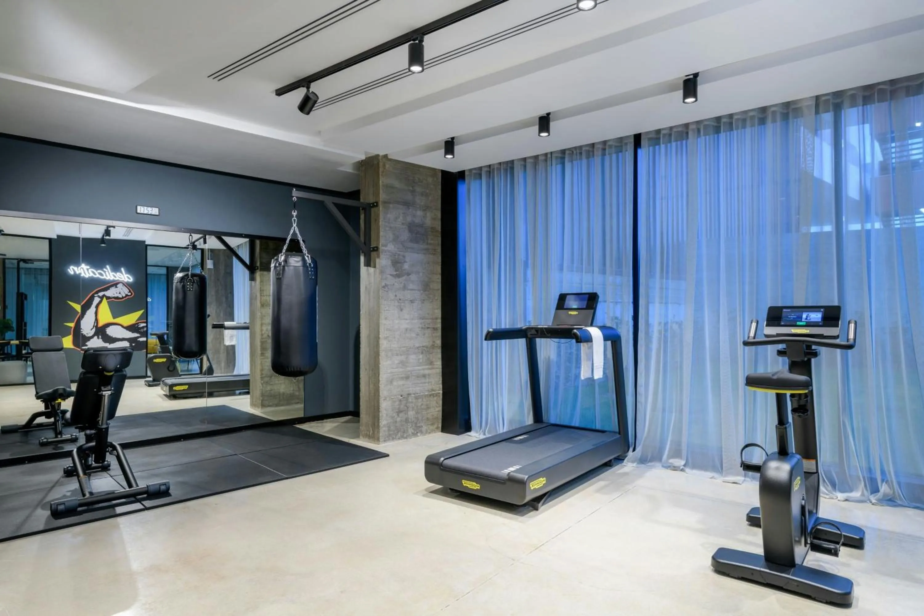 Fitness centre/facilities in Moxy Pompeii
