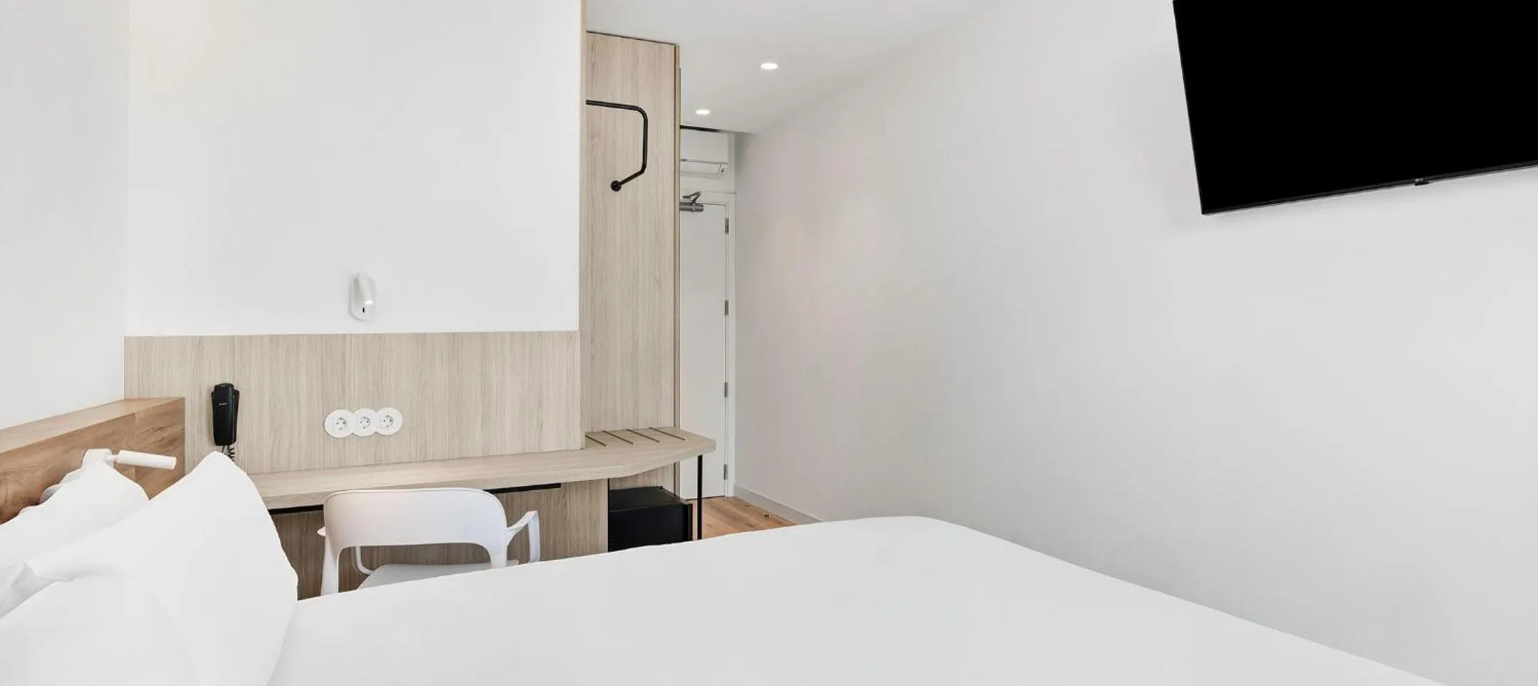 Bed in B&B HOTEL Valencia Alcàsser