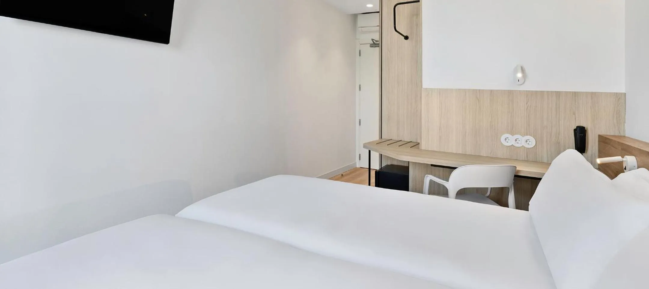 Bed in B&B HOTEL Valencia Alcàsser