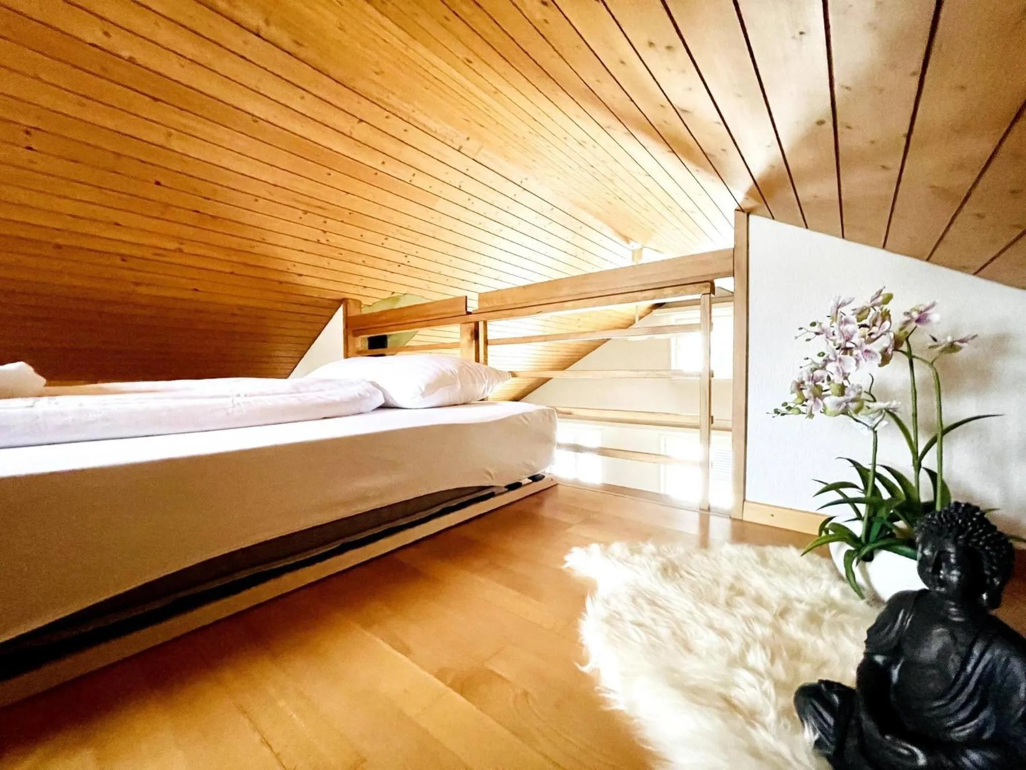 Bed in Einzigartige Schone Altbau- Wohnung Im Zentrum