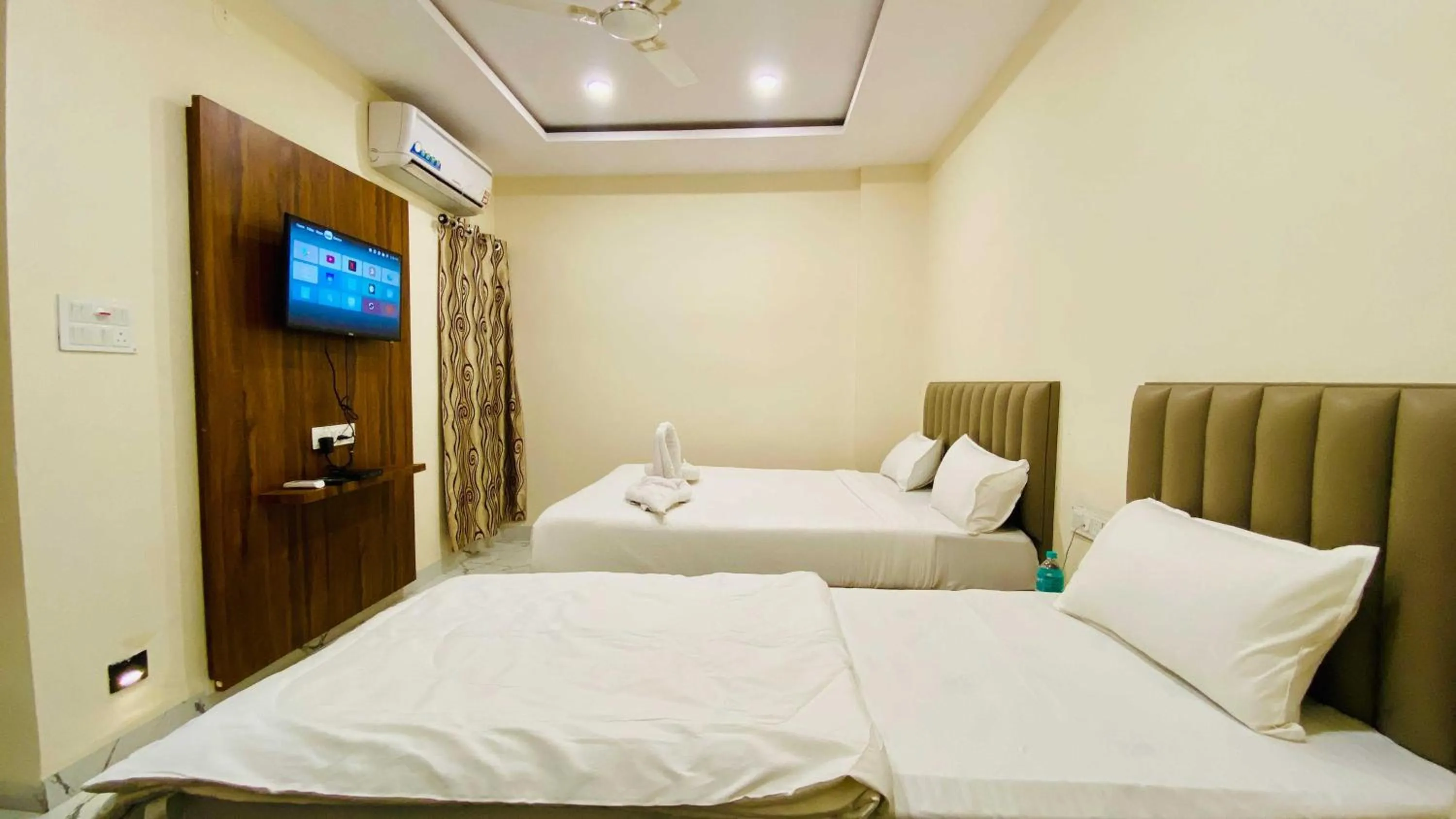 Bed in Hotel Krishnarchana