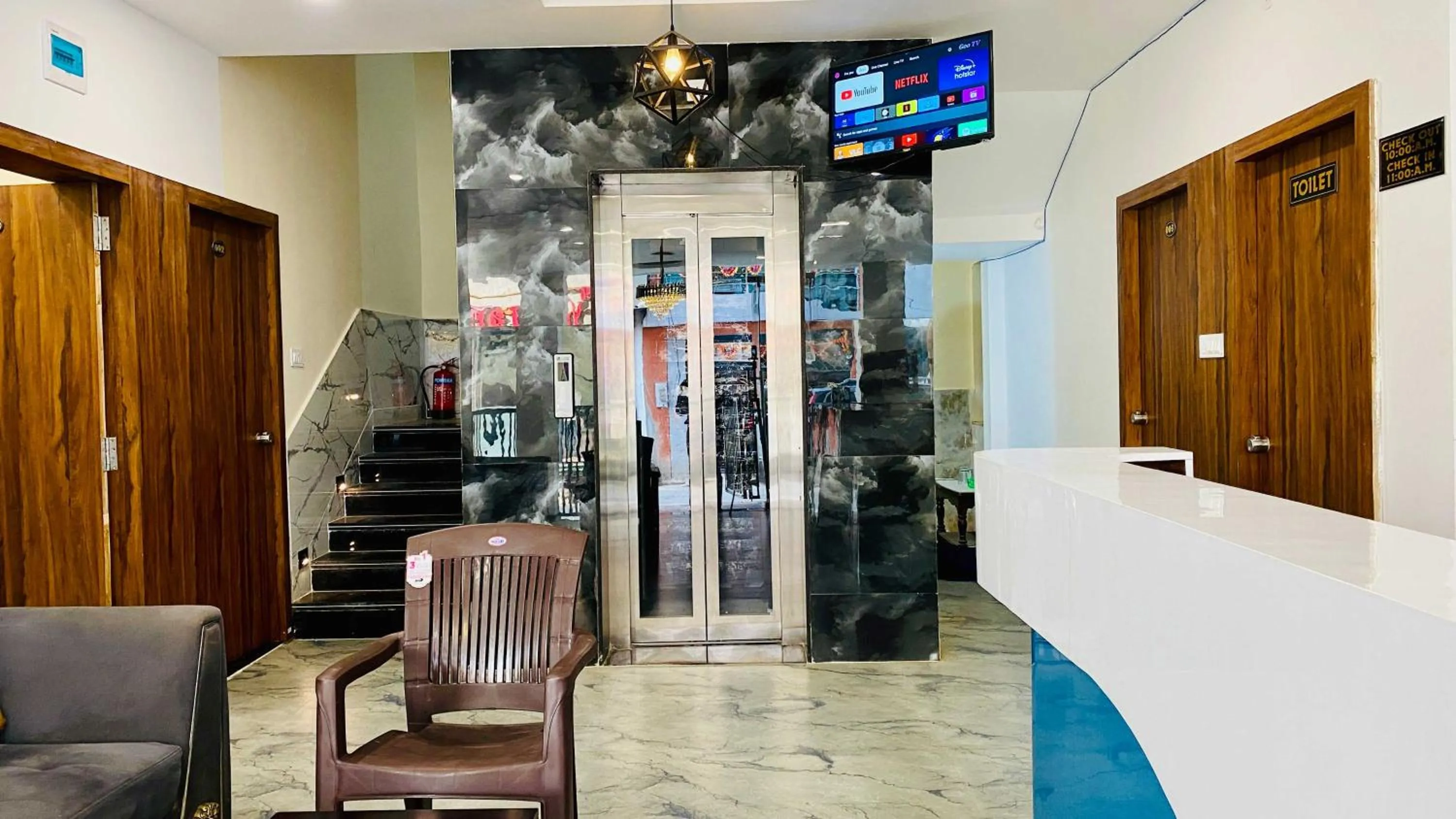 elevator in Hotel Krishnarchana
