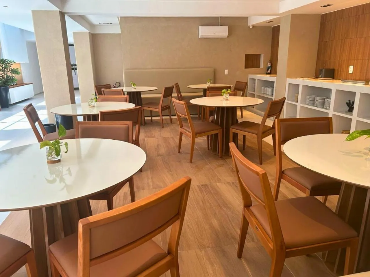 Restaurant/places to eat in Blue Hotel