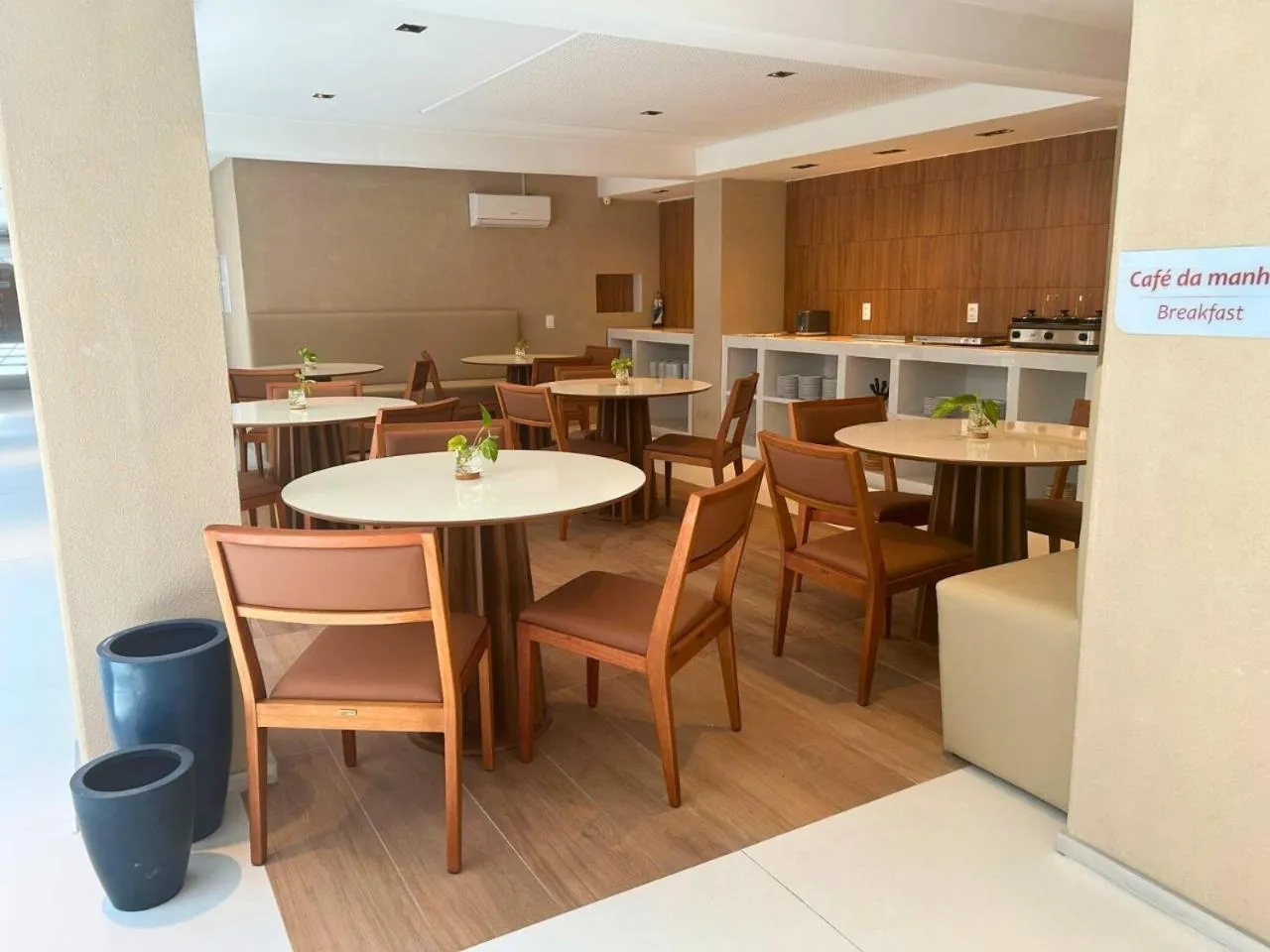 Restaurant/places to eat in Blue Hotel