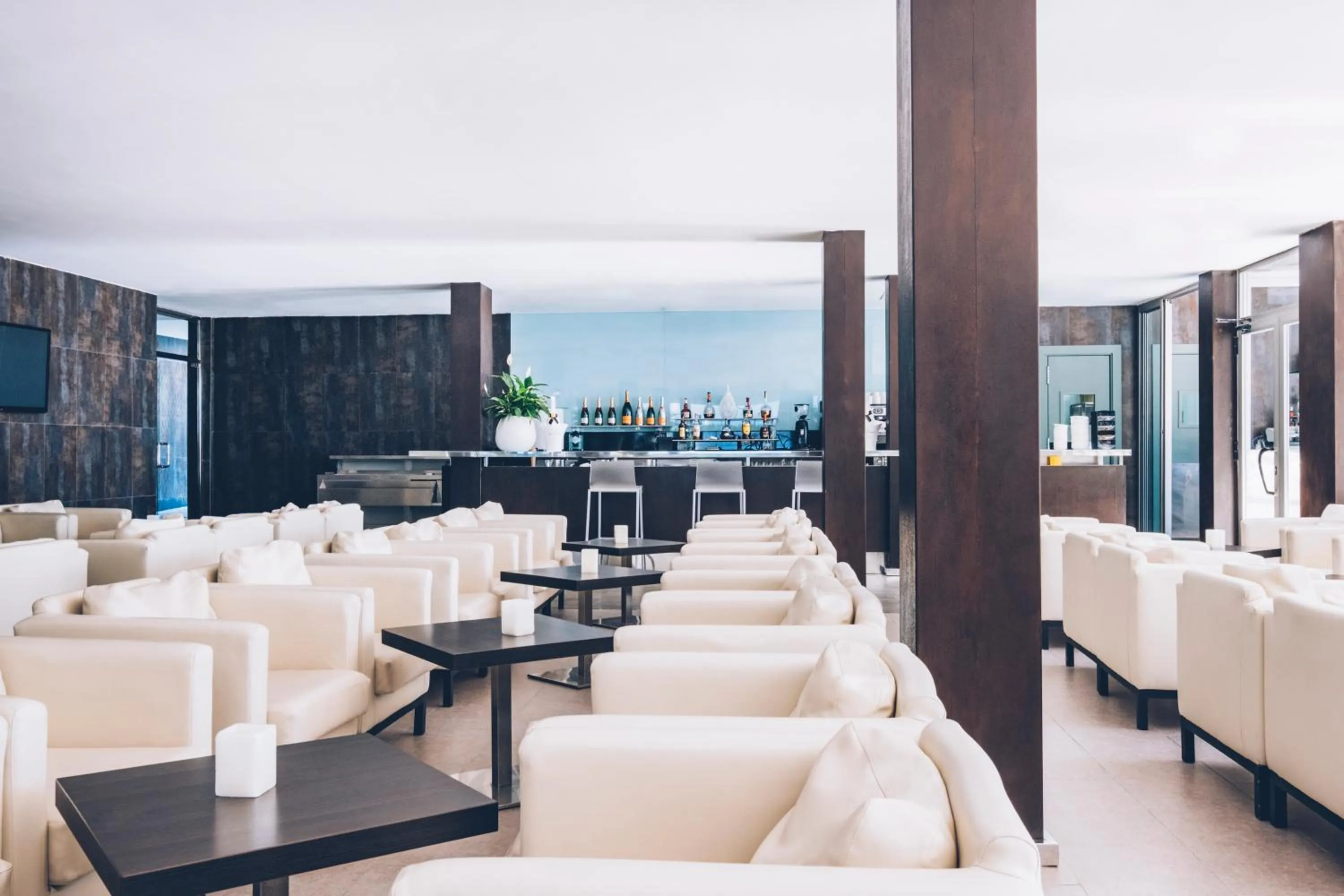 Lounge or bar in Iberostar Selection Playa de Muro Village