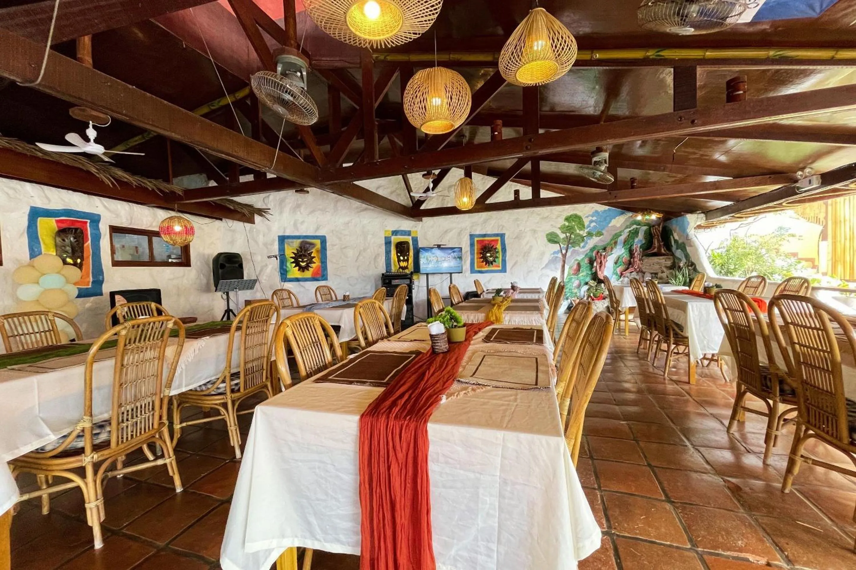 Dining area in Oriental Hill Sabang Resort Puerto Galera