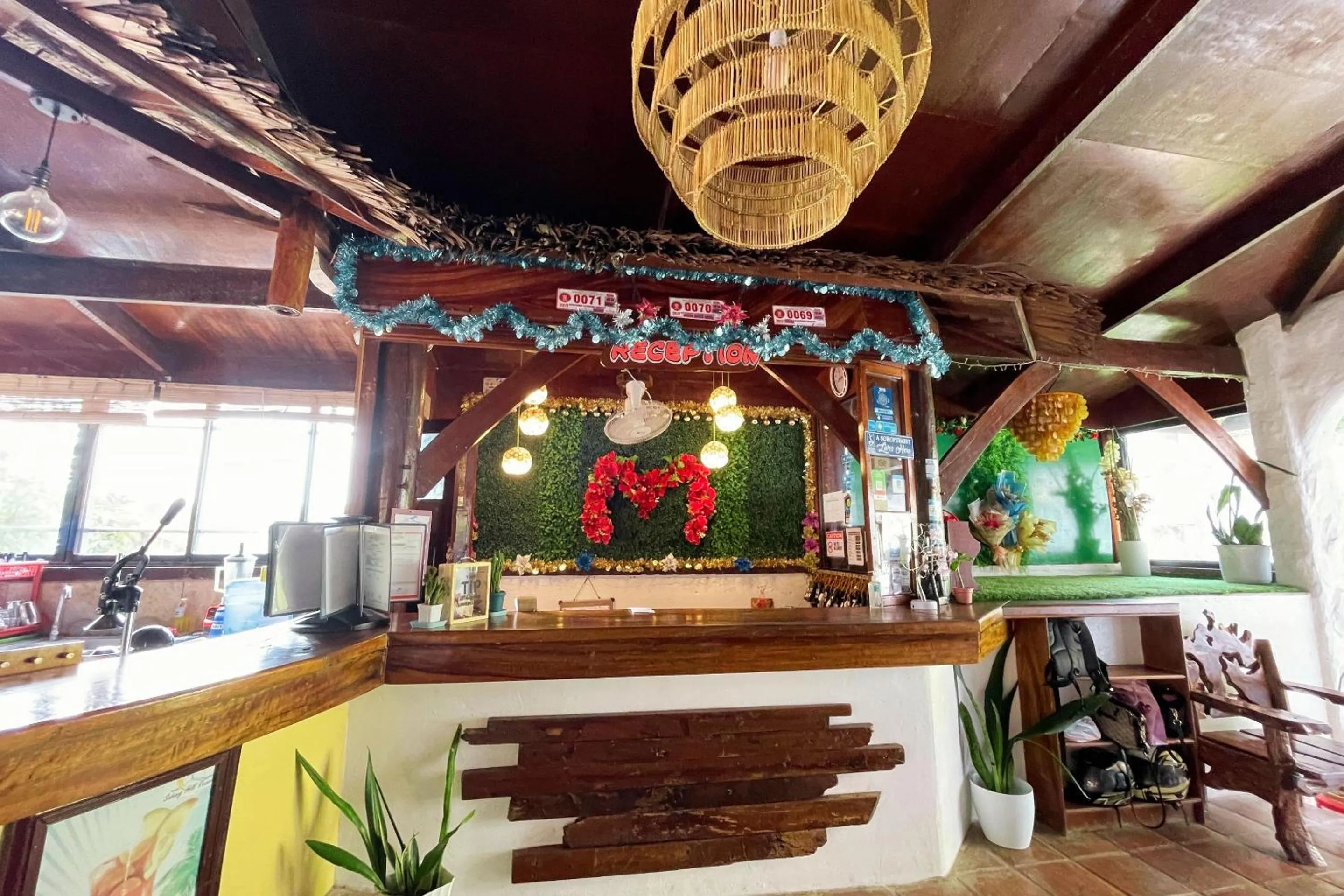 Lounge or bar in Oriental Hill Sabang Resort Puerto Galera