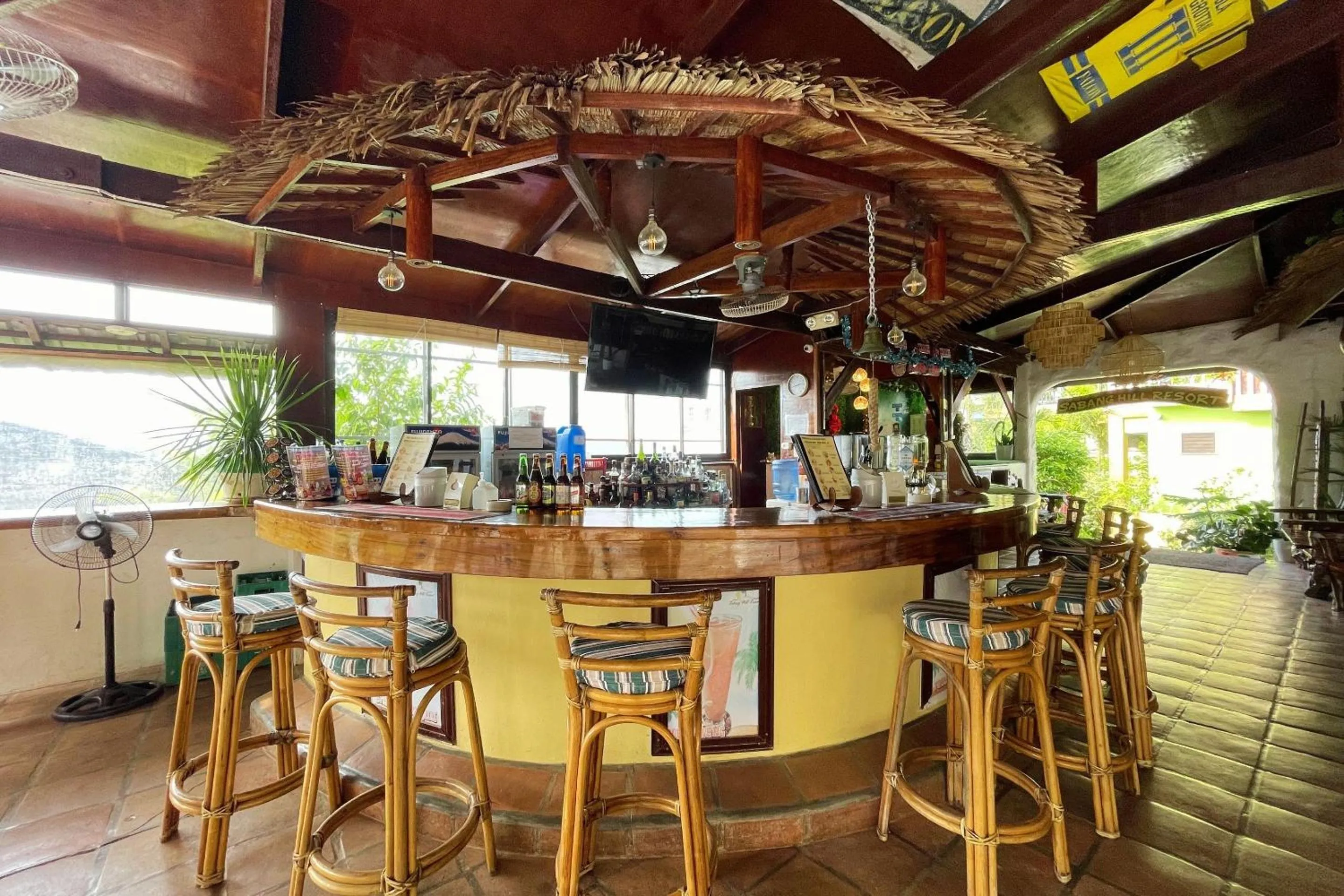Lounge or bar in Oriental Hill Sabang Resort Puerto Galera