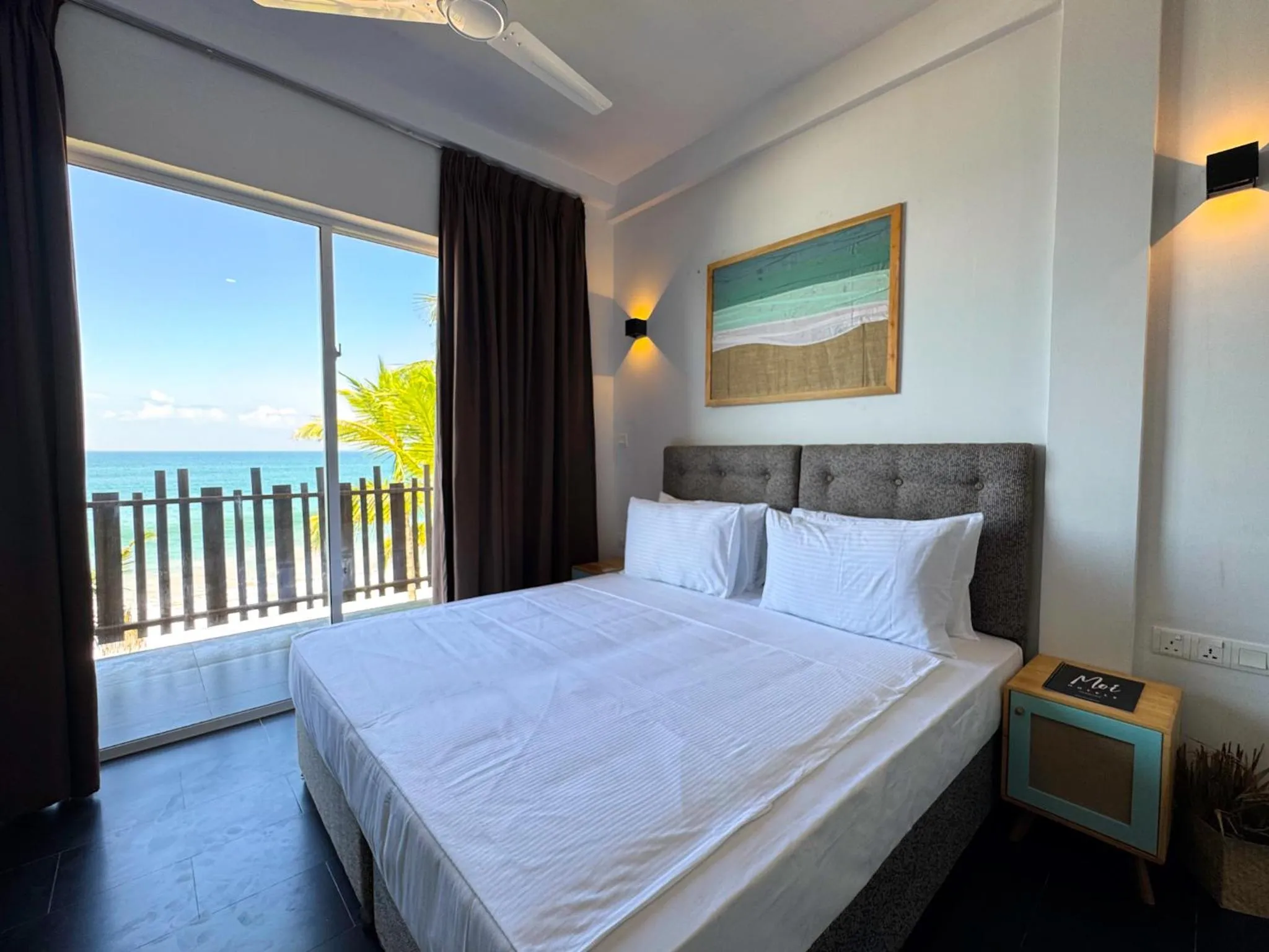 Bed in Moi Induruwa by DBI