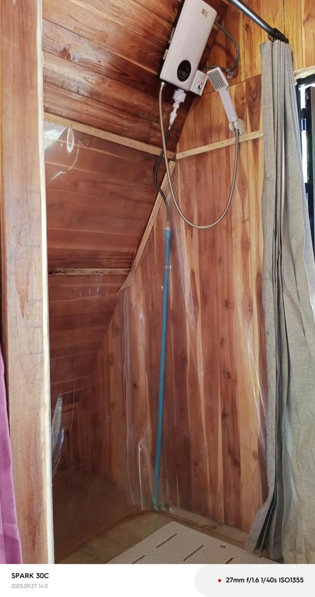 Shower in Mimosa Backpackers Hostel