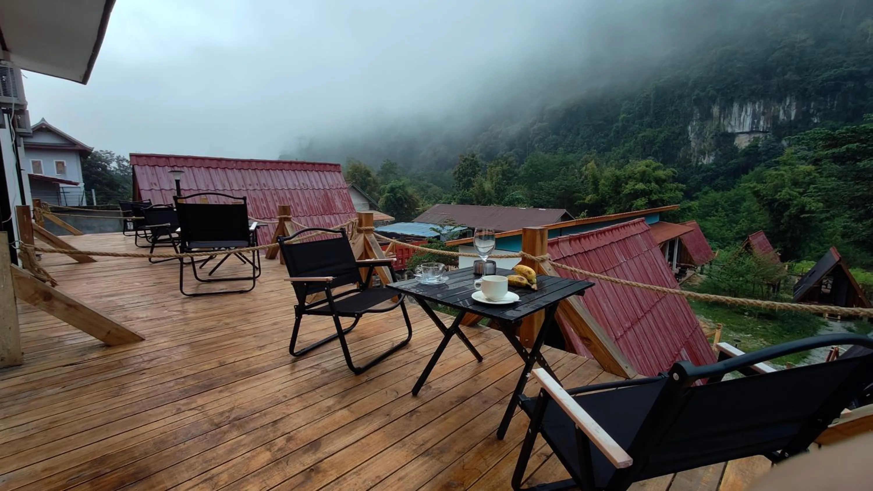 Property building in Mimosa Backpackers Hostel