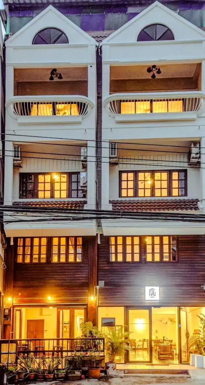 Property building in Eain Property building in Eain