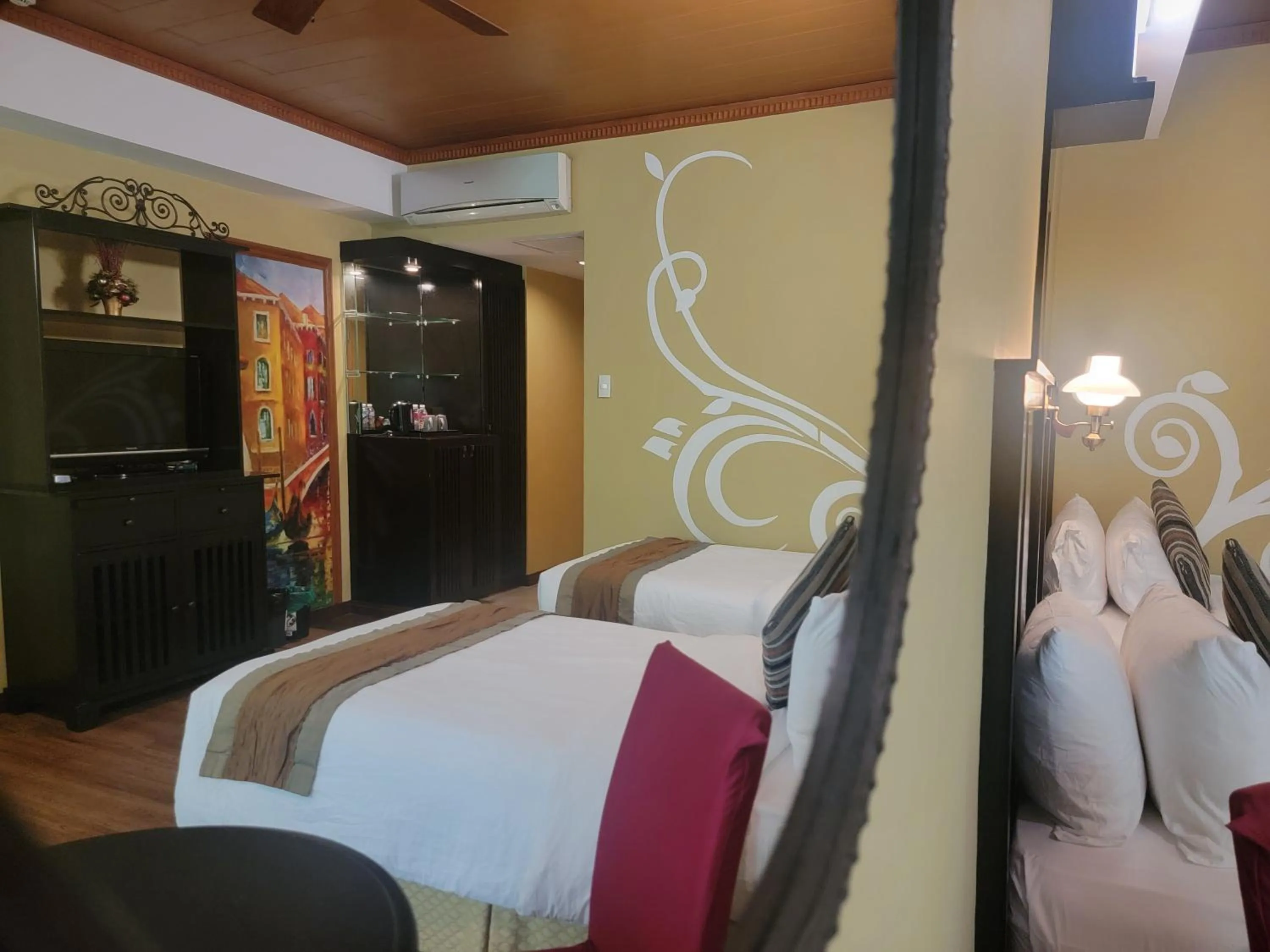 Bed in Lee Boutique Hotel Tagaytay