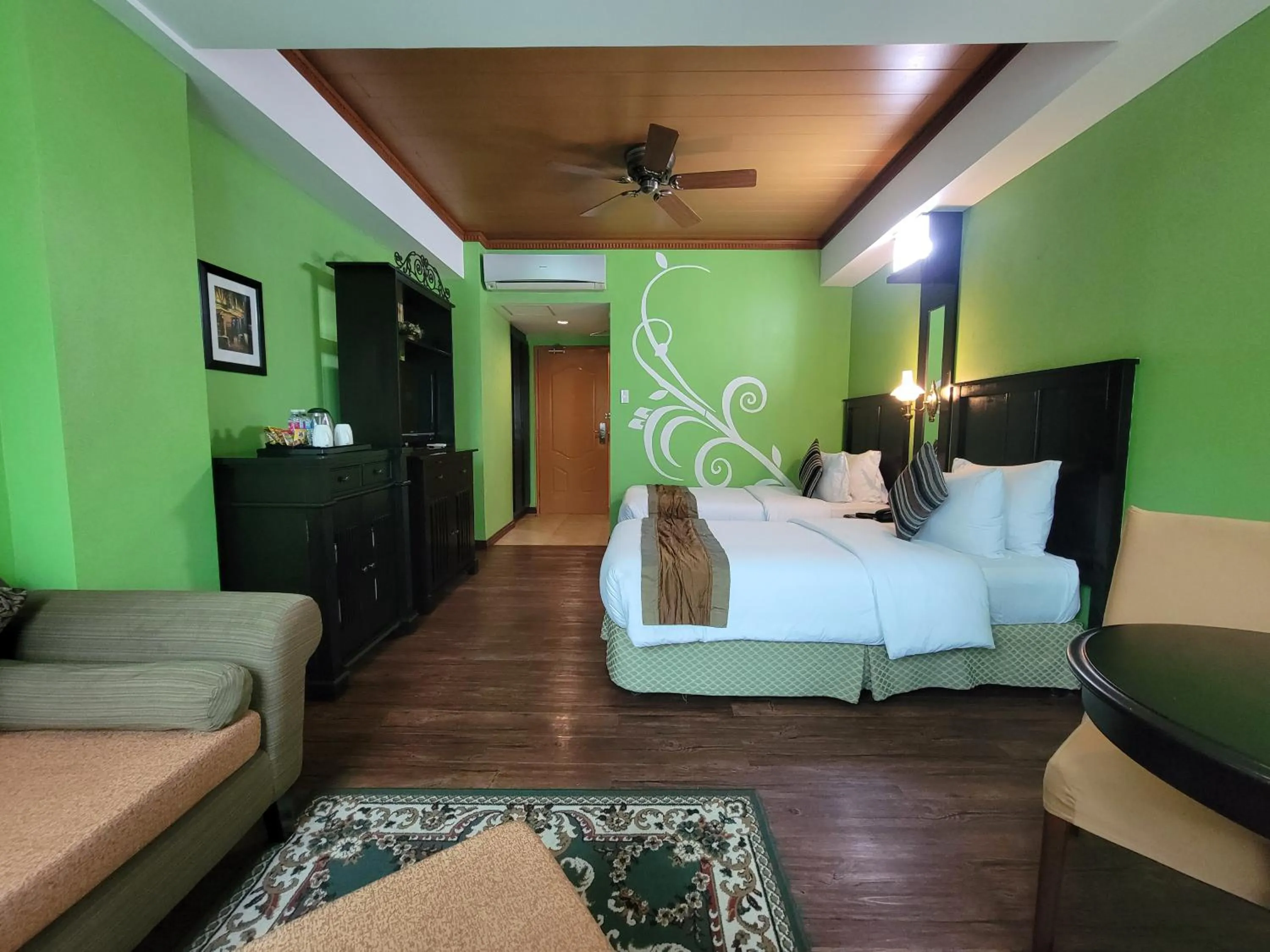 Bed in Lee Boutique Hotel Tagaytay