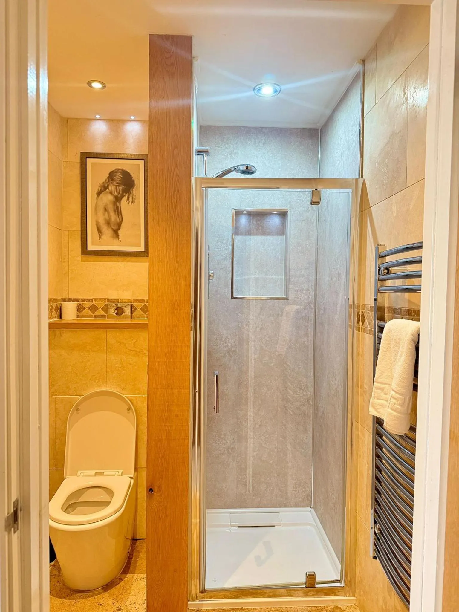 Bathroom in The Woodman Inn