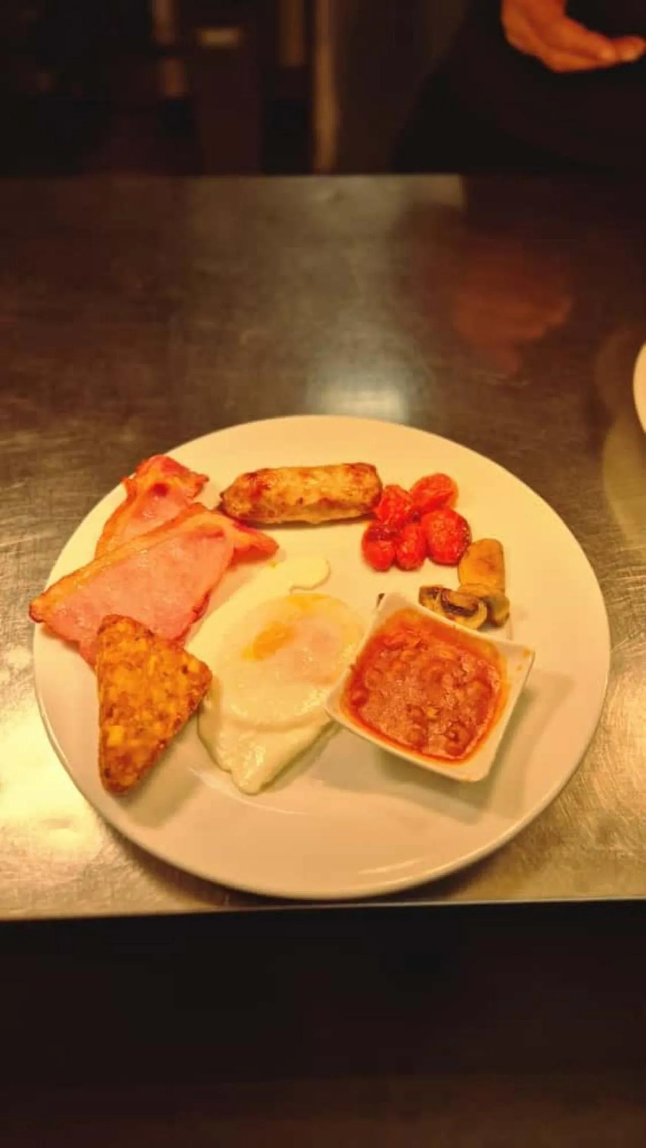 Breakfast in The Woodman Inn