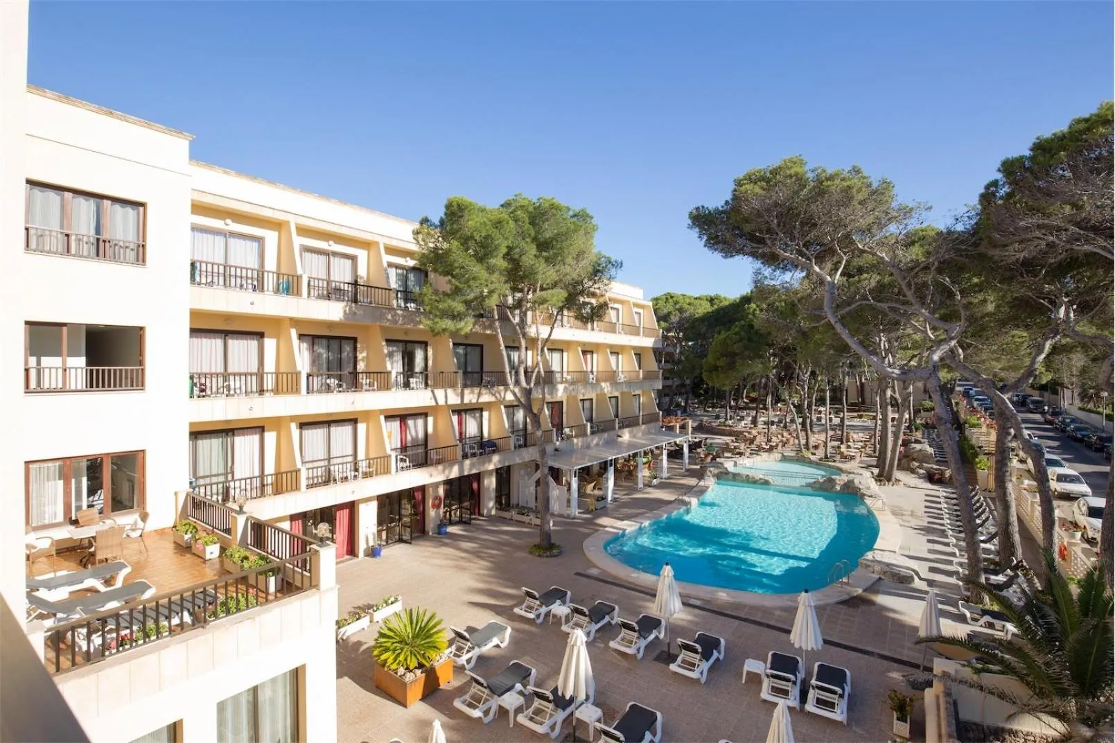 Day in Hotel Bella Playa & Spa