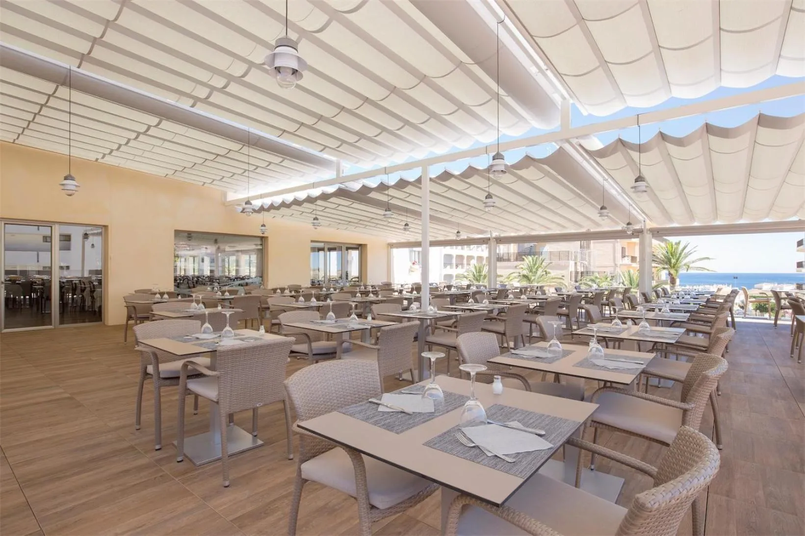 Restaurant/places to eat in Hotel Bella Playa & Spa