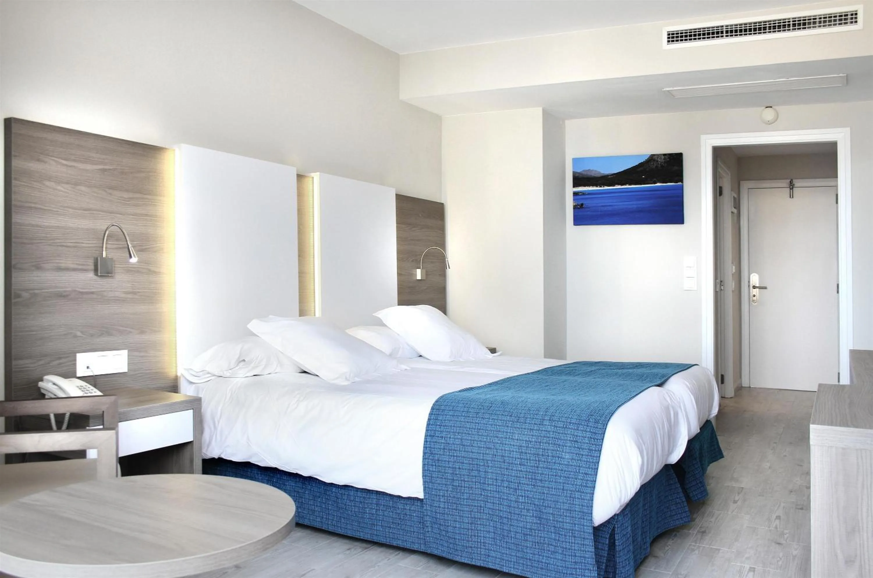 Photo of the whole room, Bed in Hotel Bella Playa & Spa