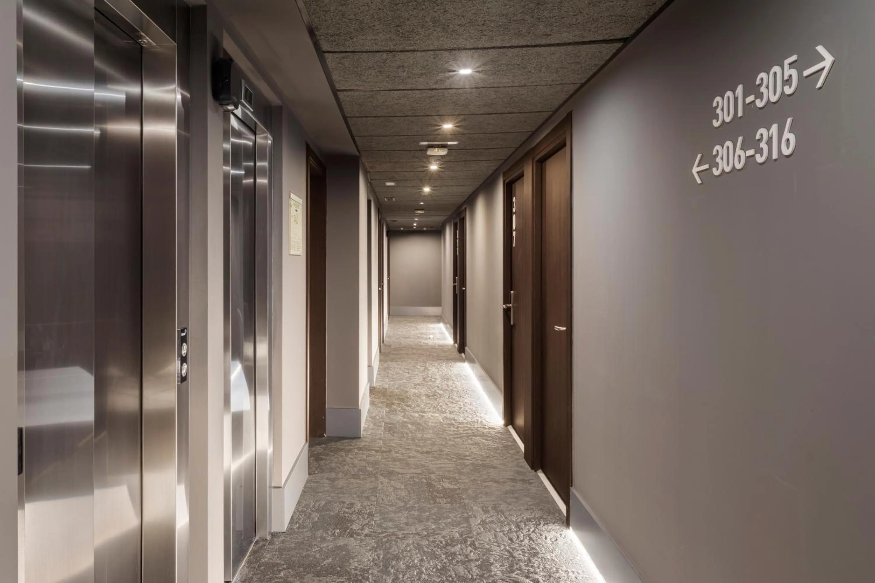 elevator in B&B HOTEL Alicante Centro