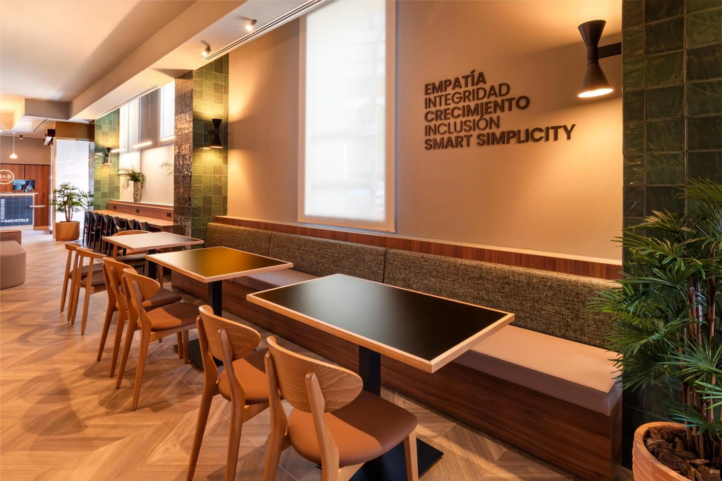 Seating area in B&B HOTEL Alicante Centro