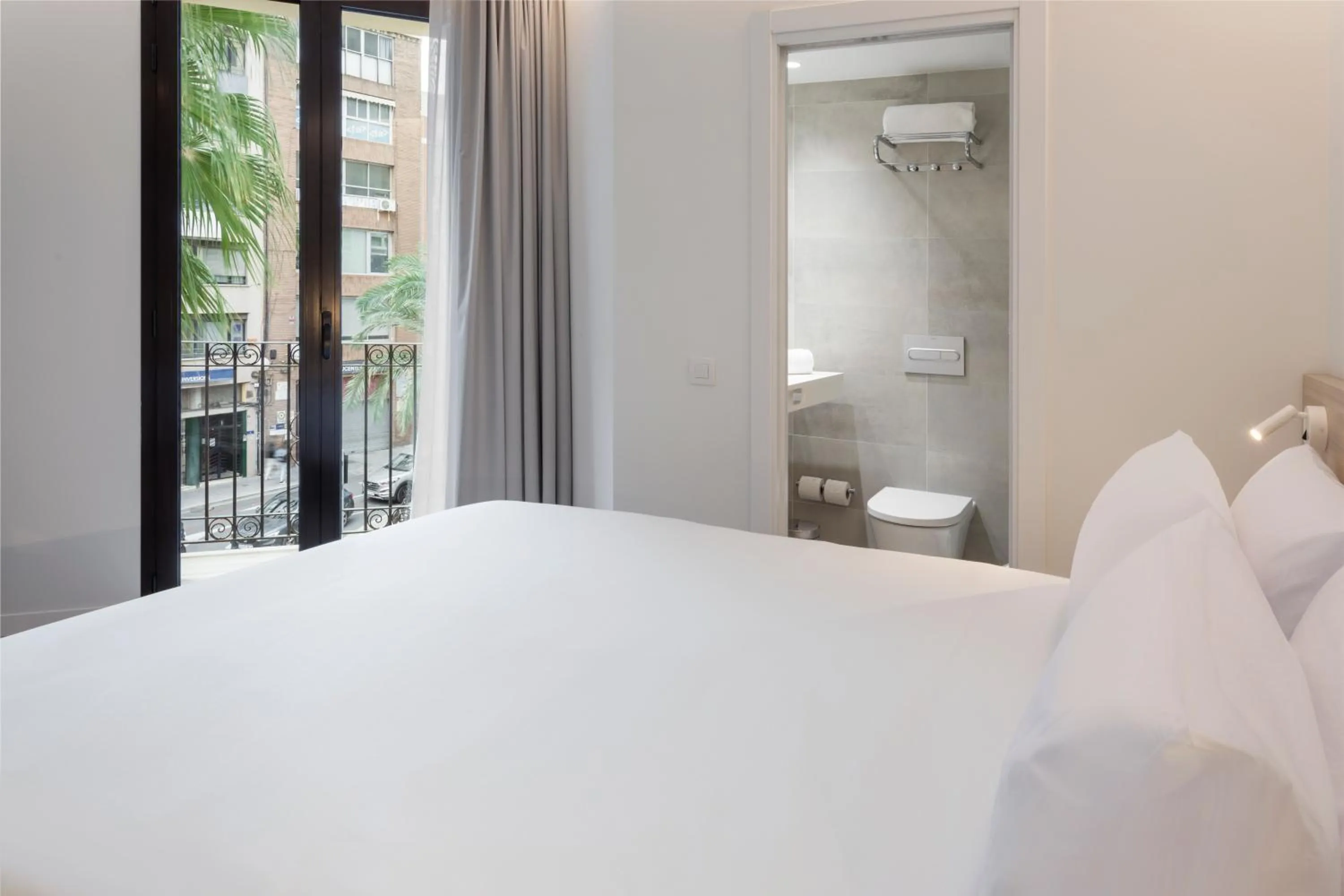 Bedroom, Bed in B&B HOTEL Alicante Centro