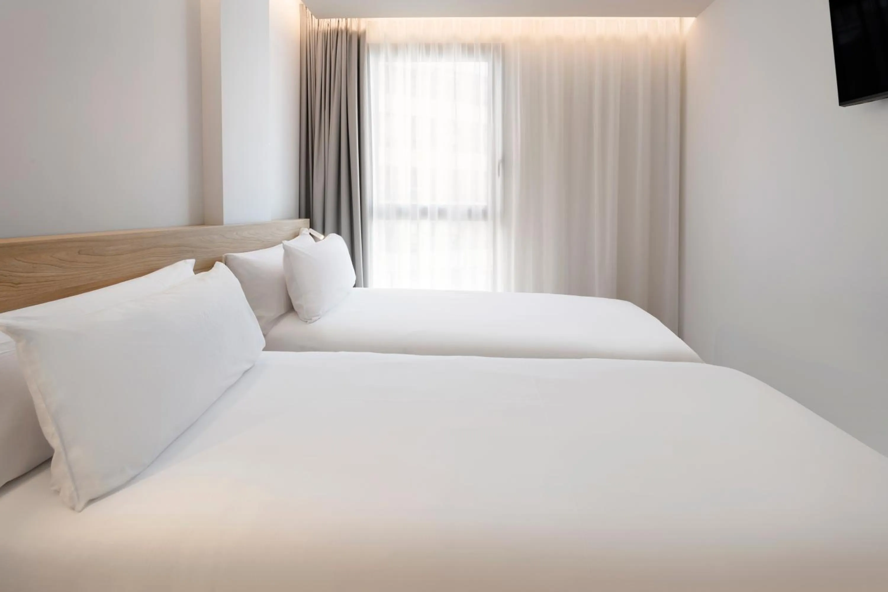 Bedroom, Bed in B&B HOTEL Alicante Centro