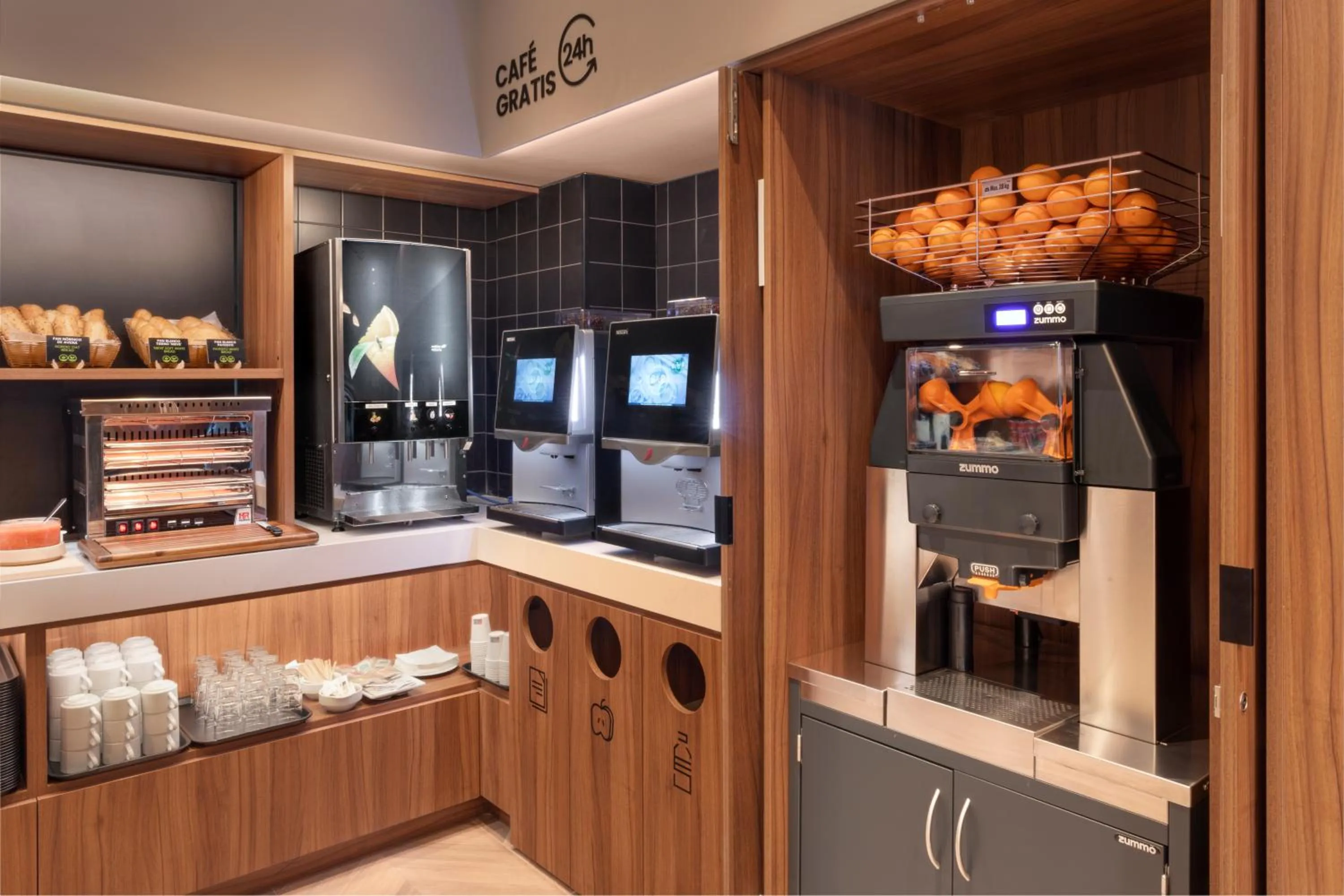 Buffet breakfast in B&B HOTEL Alicante Centro