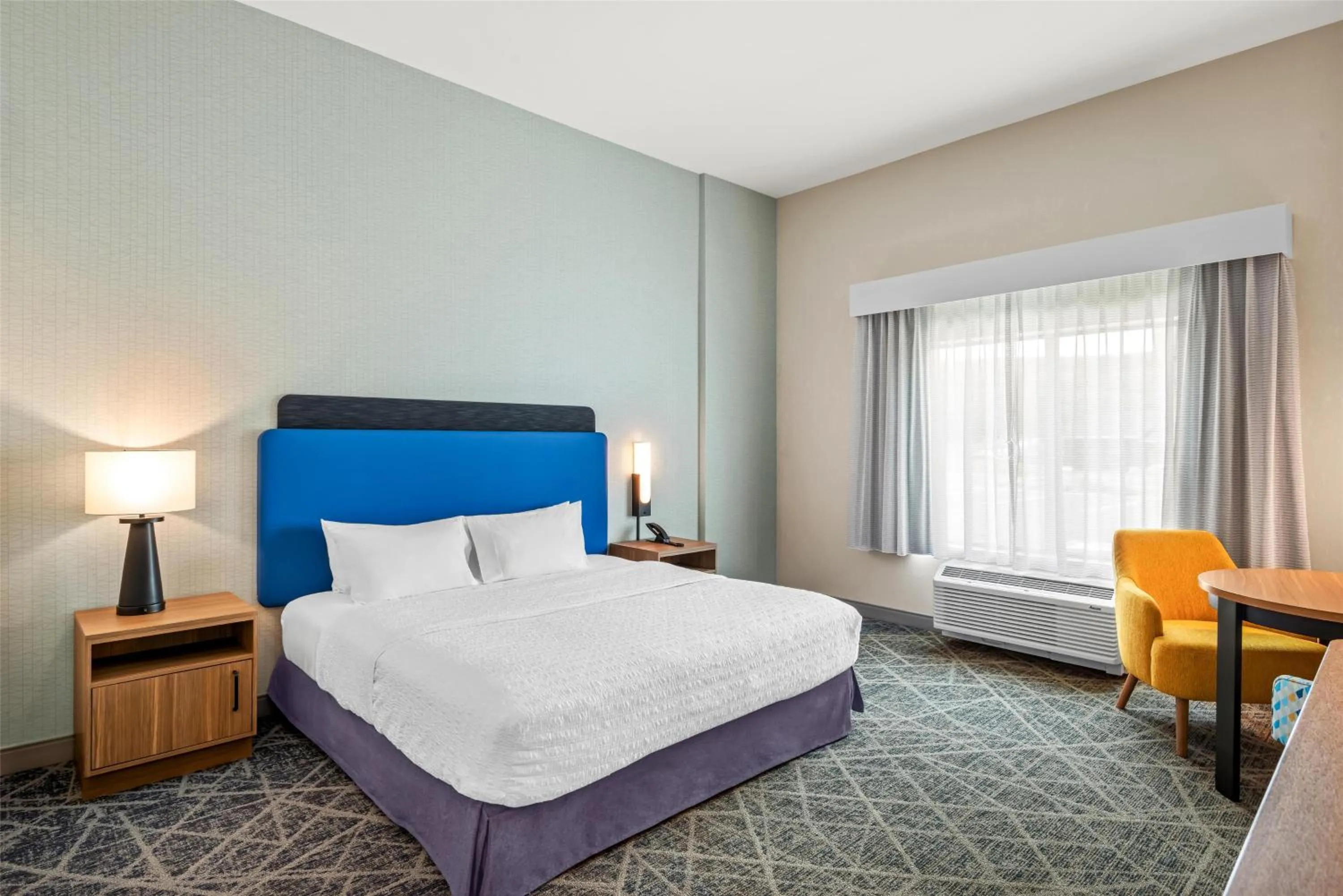 Bed in Hampton Inn Cooperstown