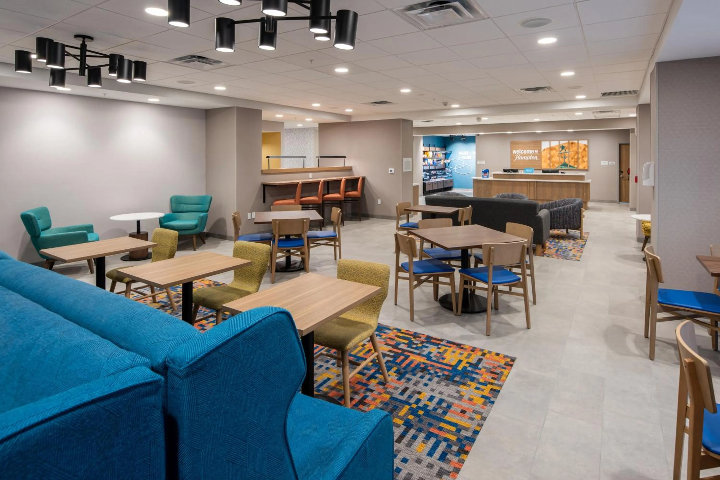 Seating area in Hampton Inn Cooperstown