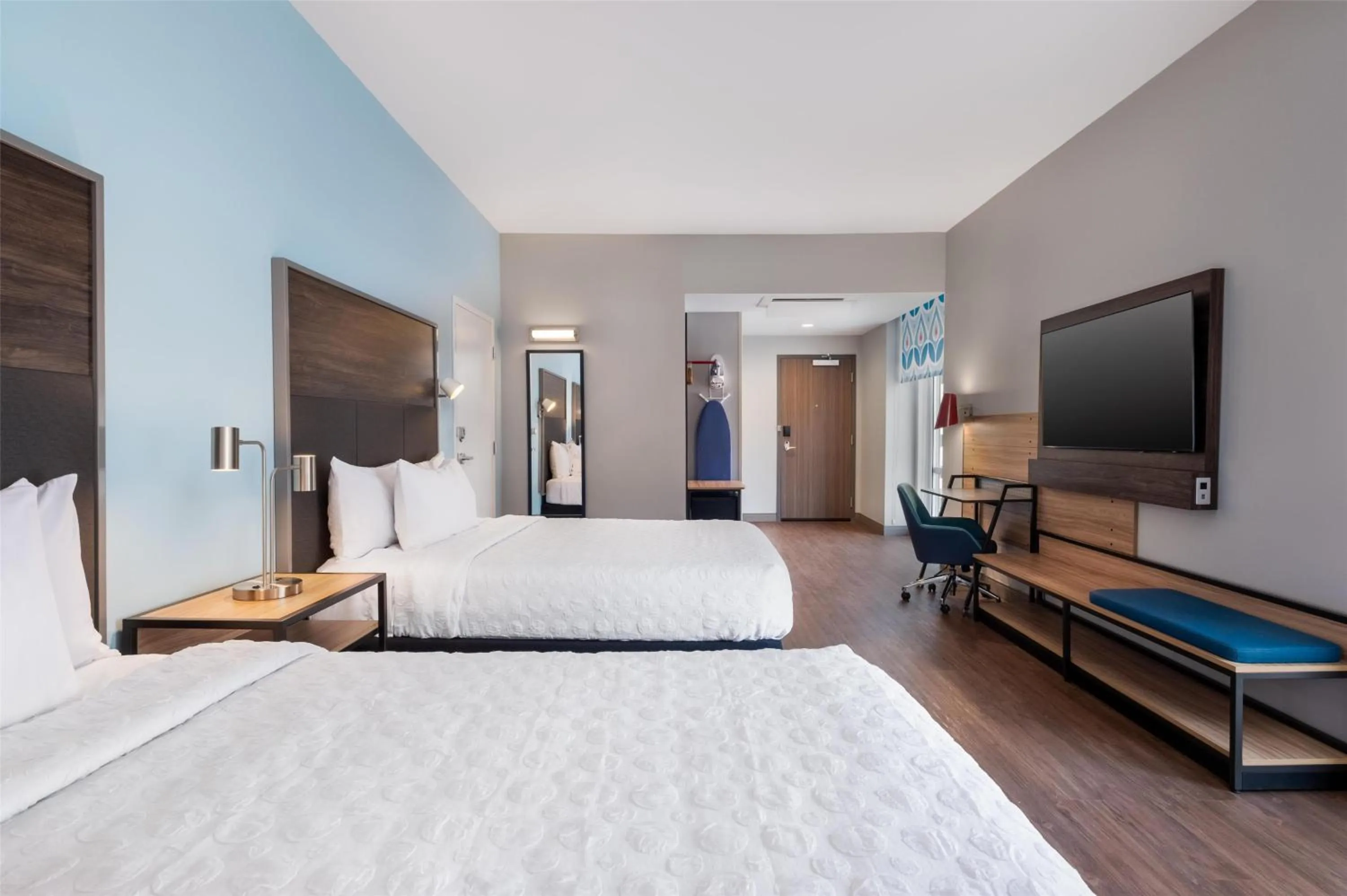 Bed in Tru By Hilton Houston Downtown Convention Center