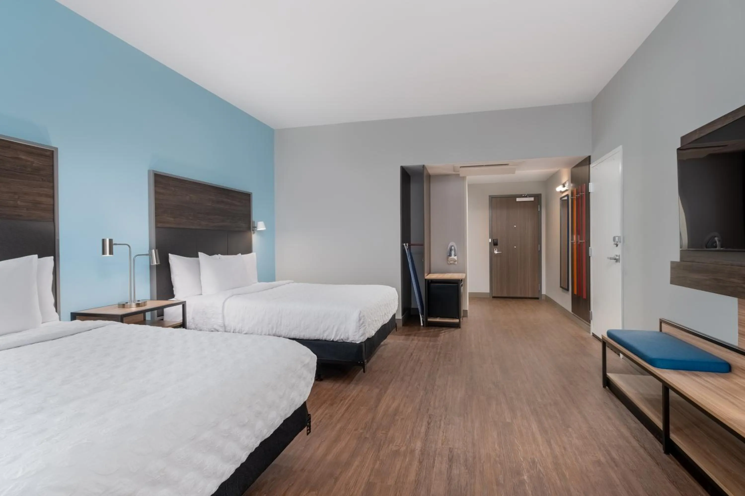 Photo of the whole room, Bed in Tru By Hilton Houston Downtown Convention Center