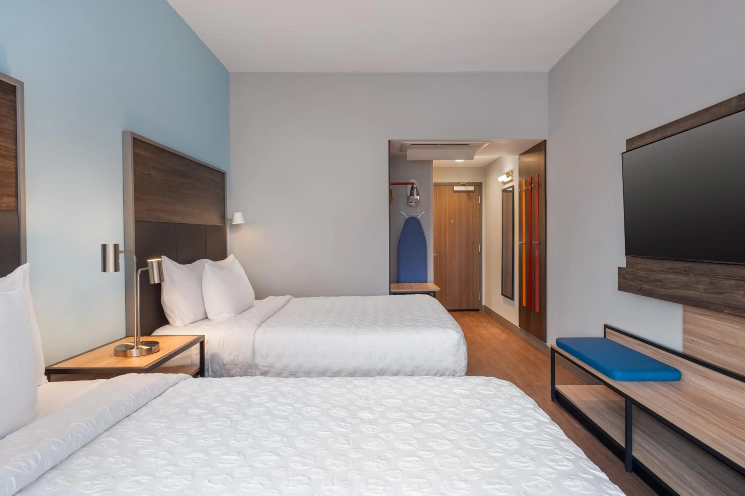 Photo of the whole room, Bed in Tru By Hilton Houston Downtown Convention Center