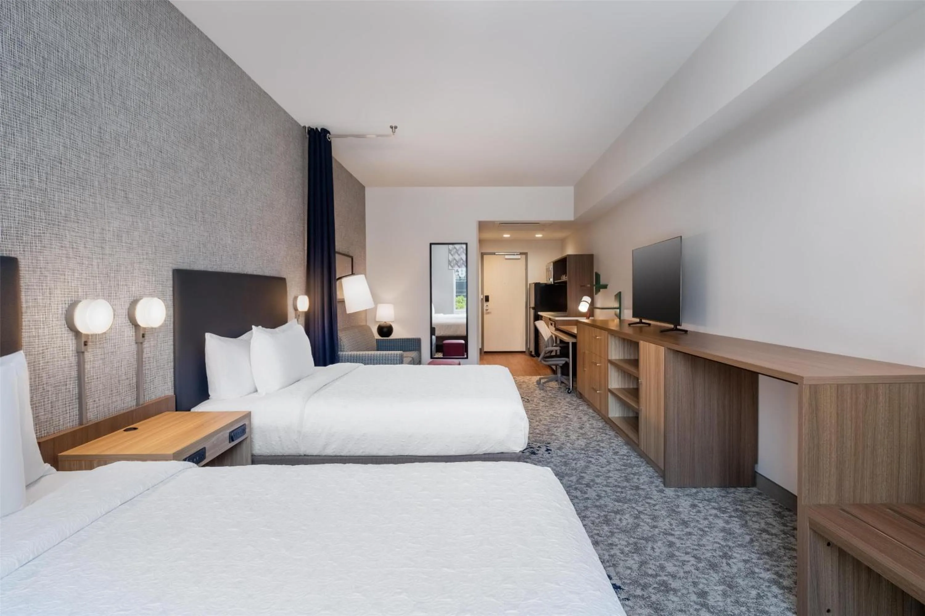 Bed in Home2 Suites By Hilton Houston Downtown Convention Center