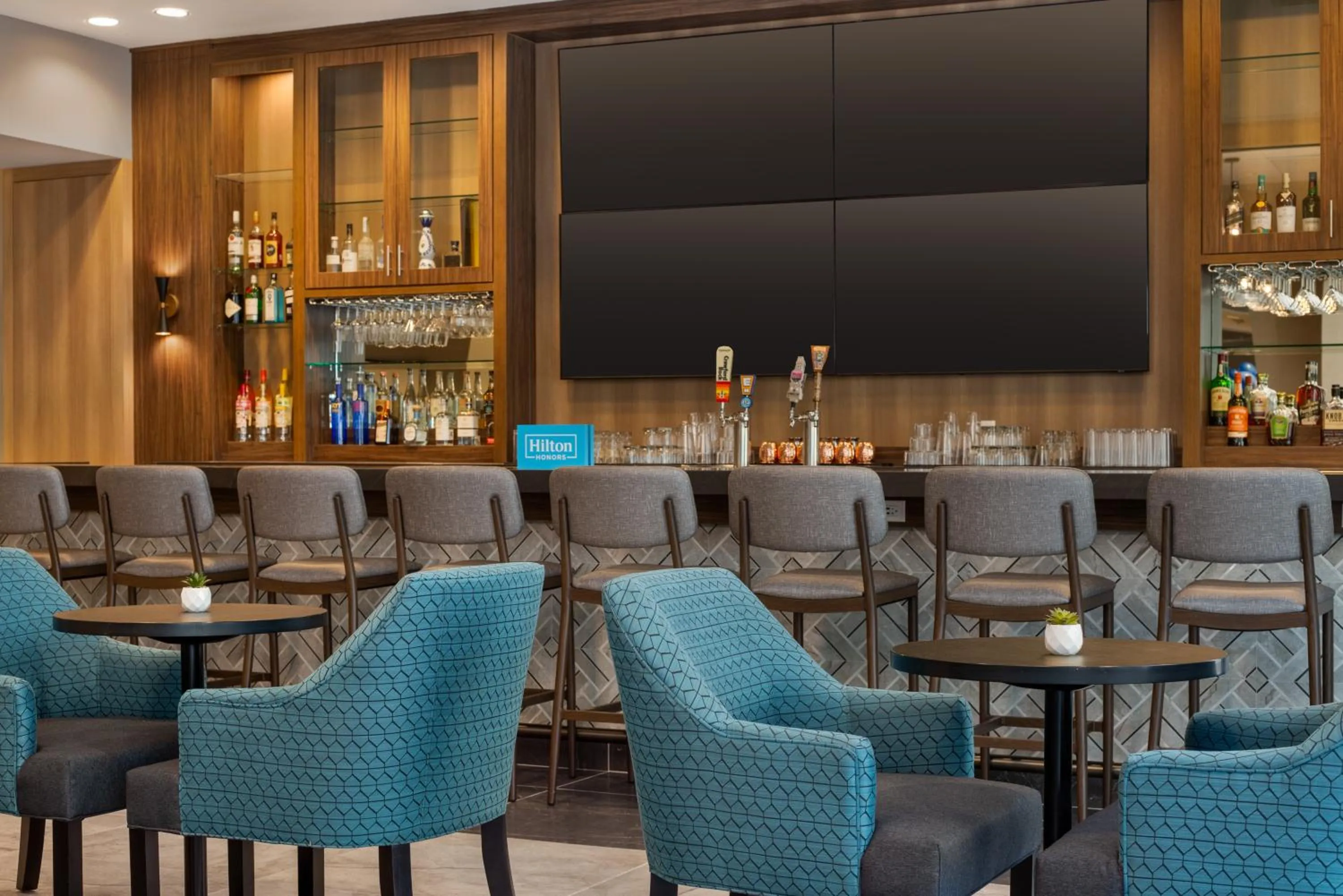 Restaurant/places to eat in Home2 Suites By Hilton Houston Downtown Convention Center