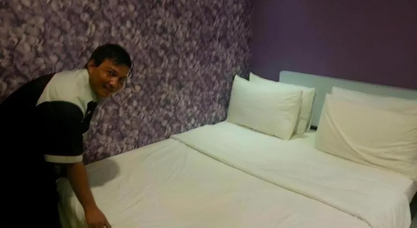 Bed in Cappuccino Hotel @ Mount Austin