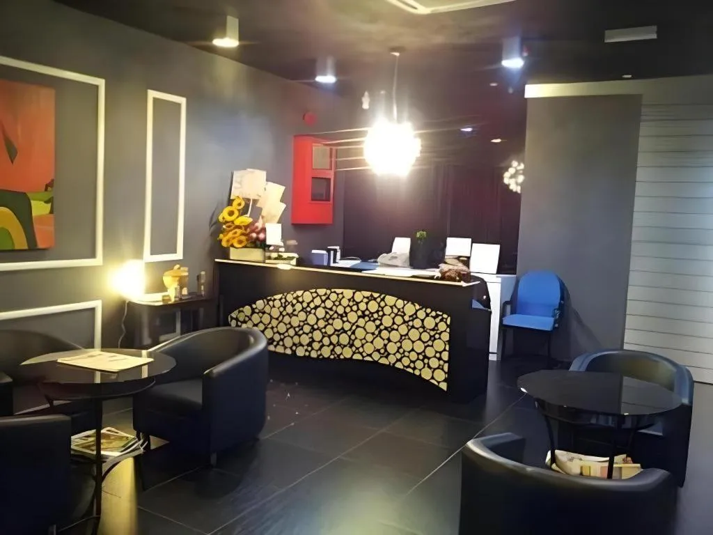 Cappuccino Hotel @ Mount Austin