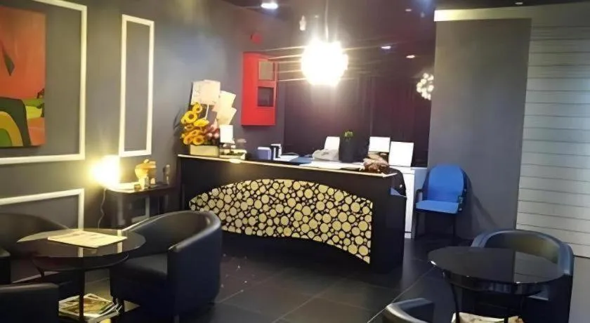 Cappuccino Hotel @ Mount Austin