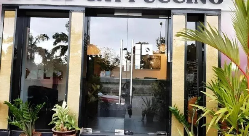 Cappuccino Hotel @ Mount Austin