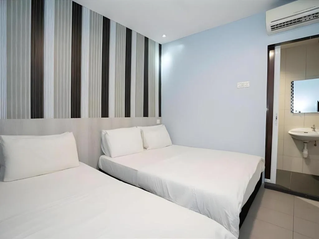 Bed in Cappuccino Hotel @ Mount Austin