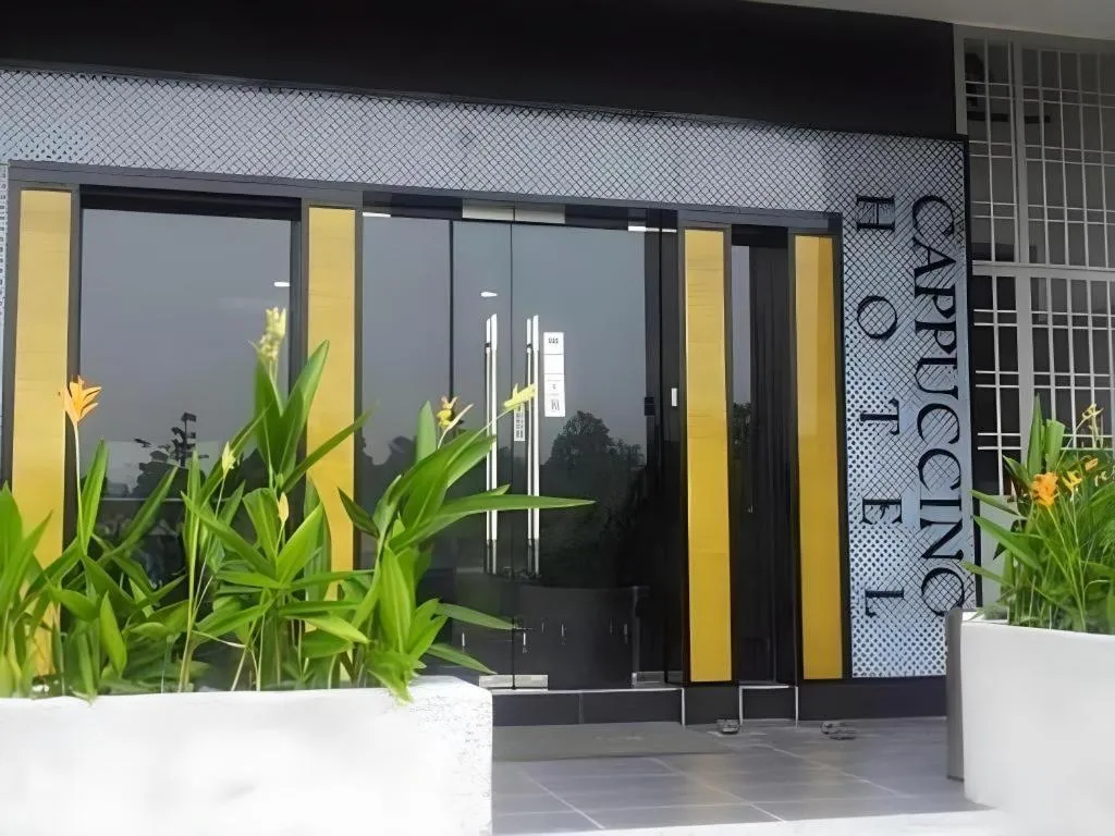 Cappuccino Hotel @ Mount Austin