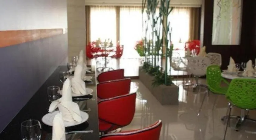 Grand Medallion Hotel