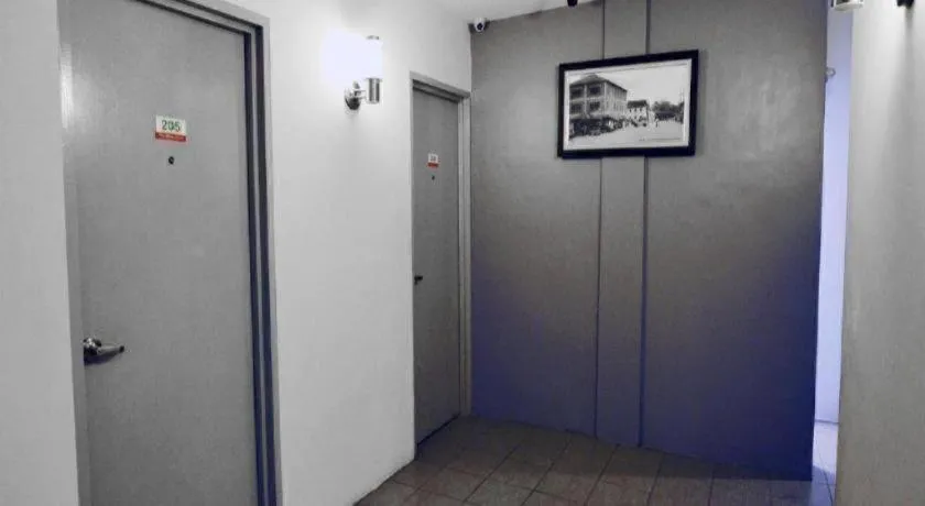 Place2Stay @ RH Plaza Hotel