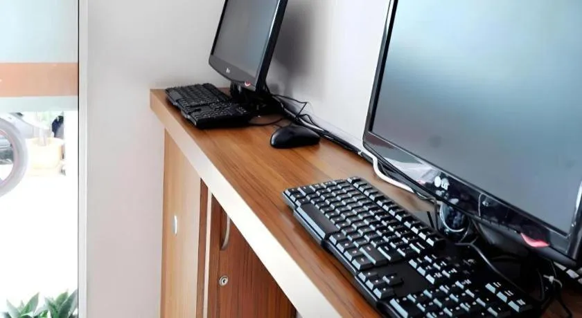 Place2Stay @ RH Plaza Hotel