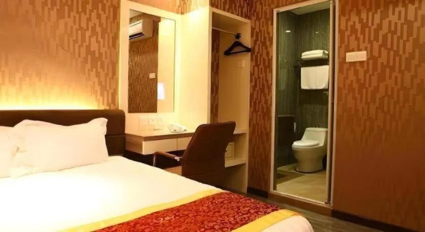 Bed in Golden Valley Hotel