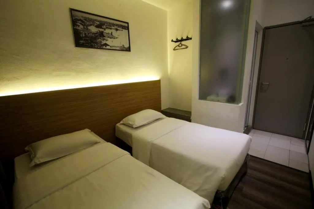 Bed in Place2Stay @ Chinatown